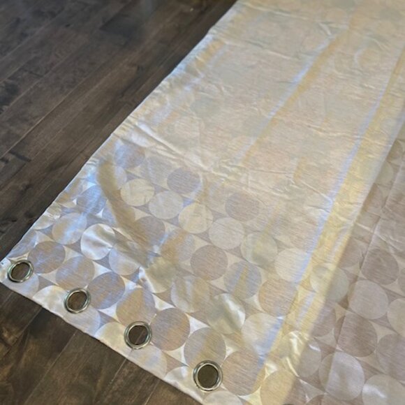 Beige Curtins 84 long x 50 wide - Picture 4 of 6